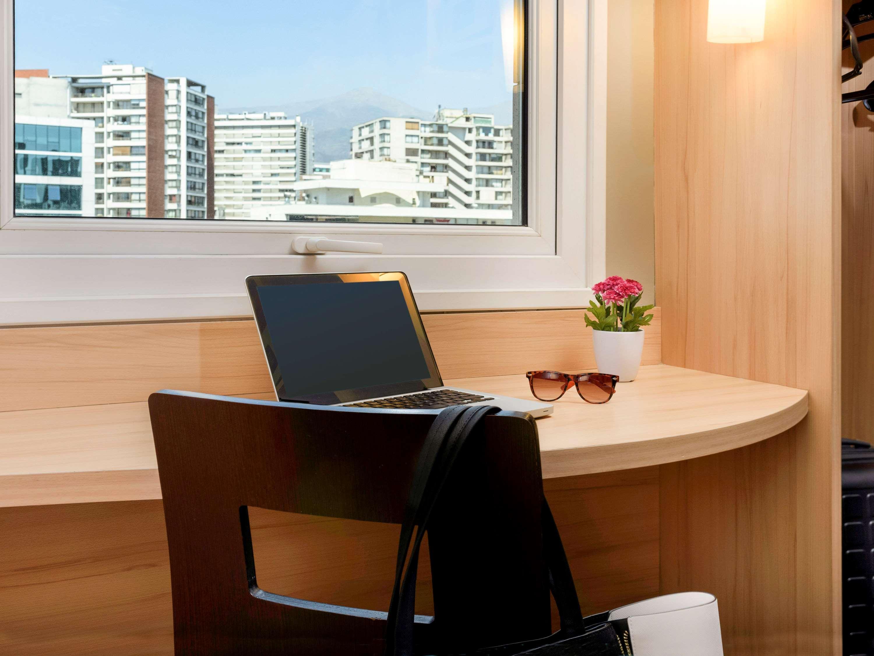 ホテル Ibis Santiago Las Condes エクステリア 写真