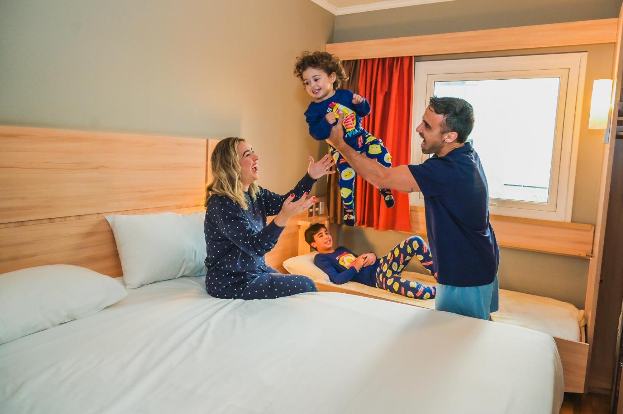 ホテル Ibis Santiago Las Condes エクステリア 写真